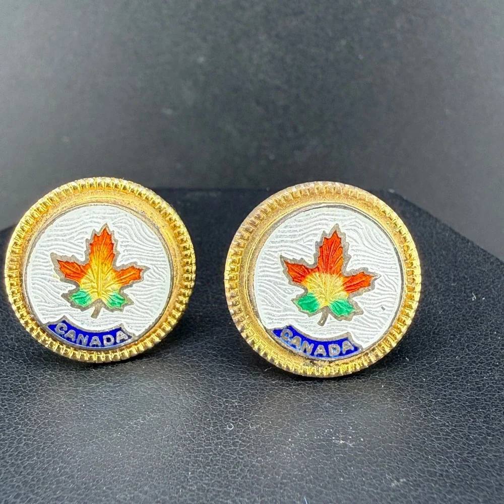 Vintage Canada Cufflinks Gold Tone Enamel Maple Leaf Round Travel Souvenir READ